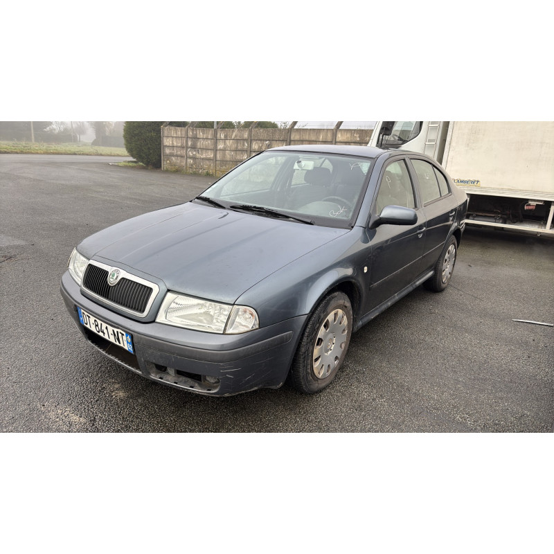 Feu arriere principal droit (feux) SKODA OCTAVIA 1 Photo n°4