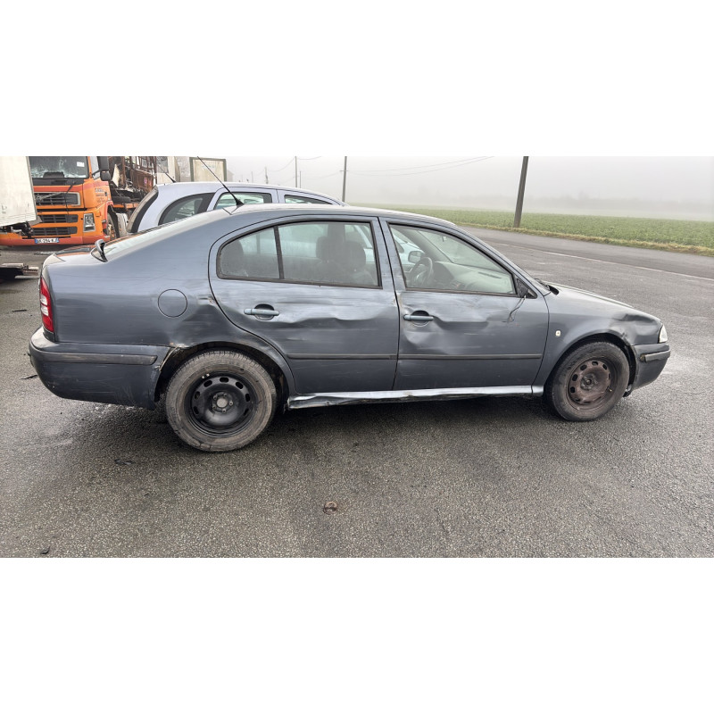 Feu arriere principal droit (feux) SKODA OCTAVIA 1 Photo n°9
