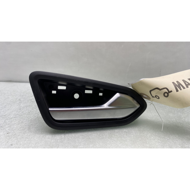 Poignee interieur arriere droit RENAULT CLIO 5 Photo n°1