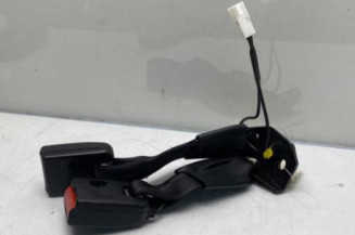 Attache ceinture arriere droit NISSAN QASHQAI 1