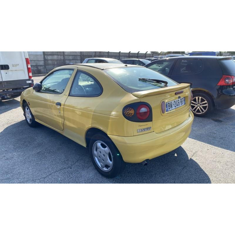 Charniere de capot RENAULT MEGANE 1 Photo n°12