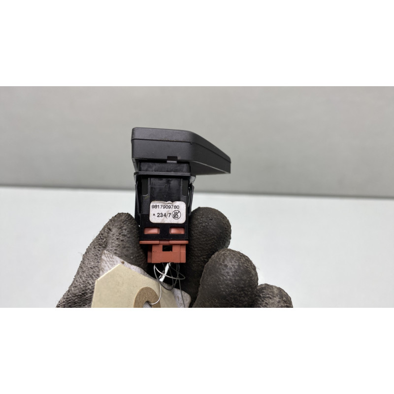 Bouton de warning CITROEN C-ELYSEE Photo n°4