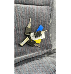 Arret de porte avant droit RENAULT CLIO 1