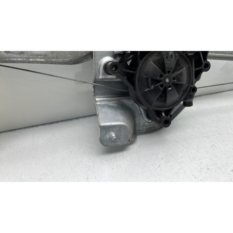Leve vitre electrique avant gauche PEUGEOT 208 1 Photo n°3