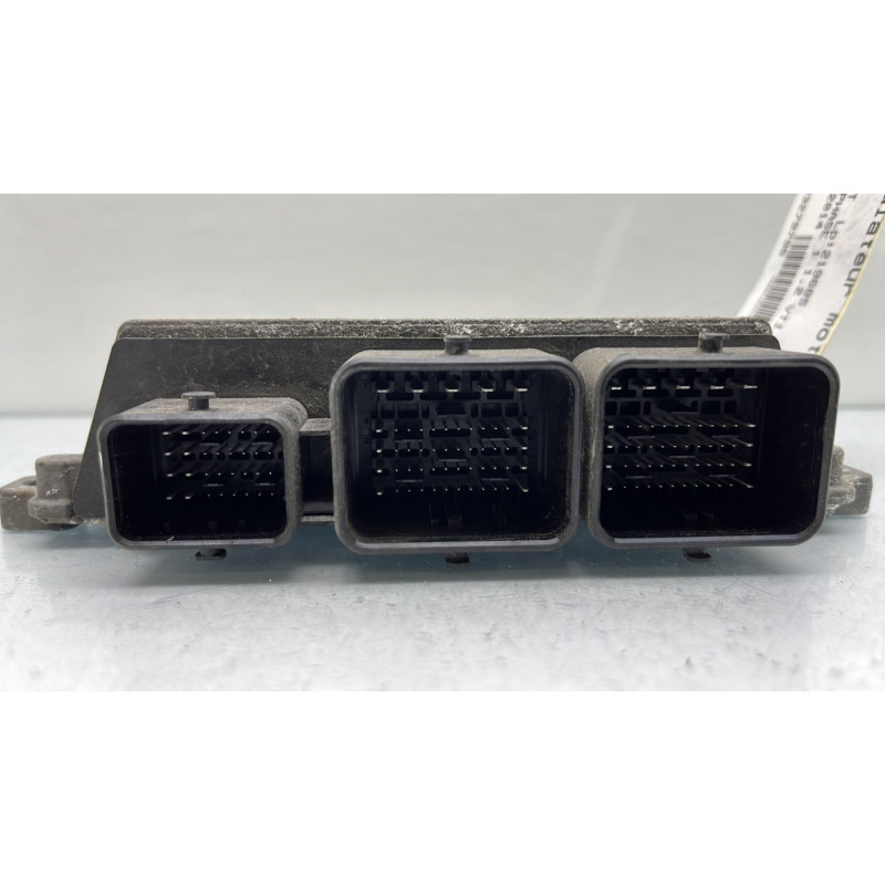 Calculateur moteur PEUGEOT 208 1 Photo n°3