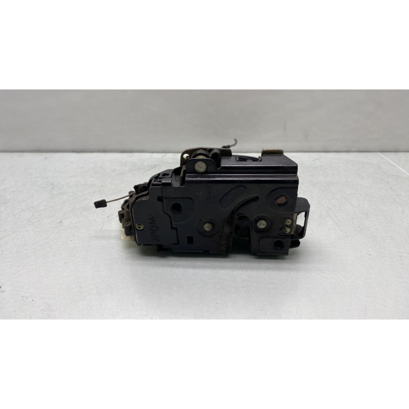Serrure avant droit VOLKSWAGEN NEW BEETLE 1 Photo n°1