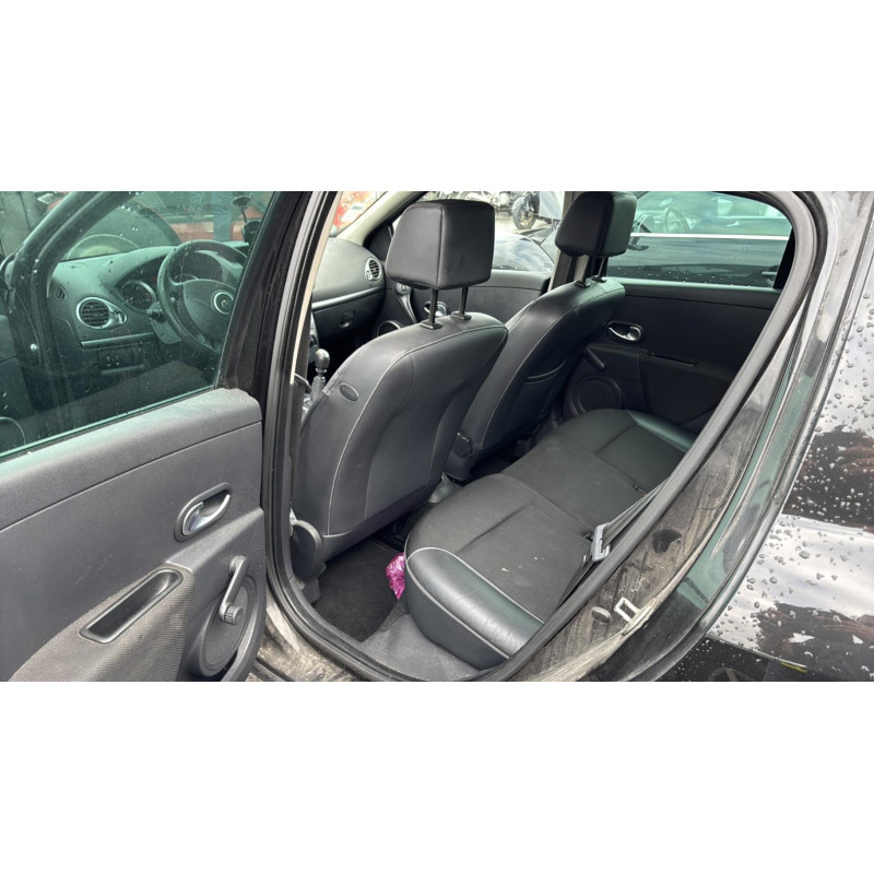 Pare boue arriere droit RENAULT CLIO 3 Photo n°19