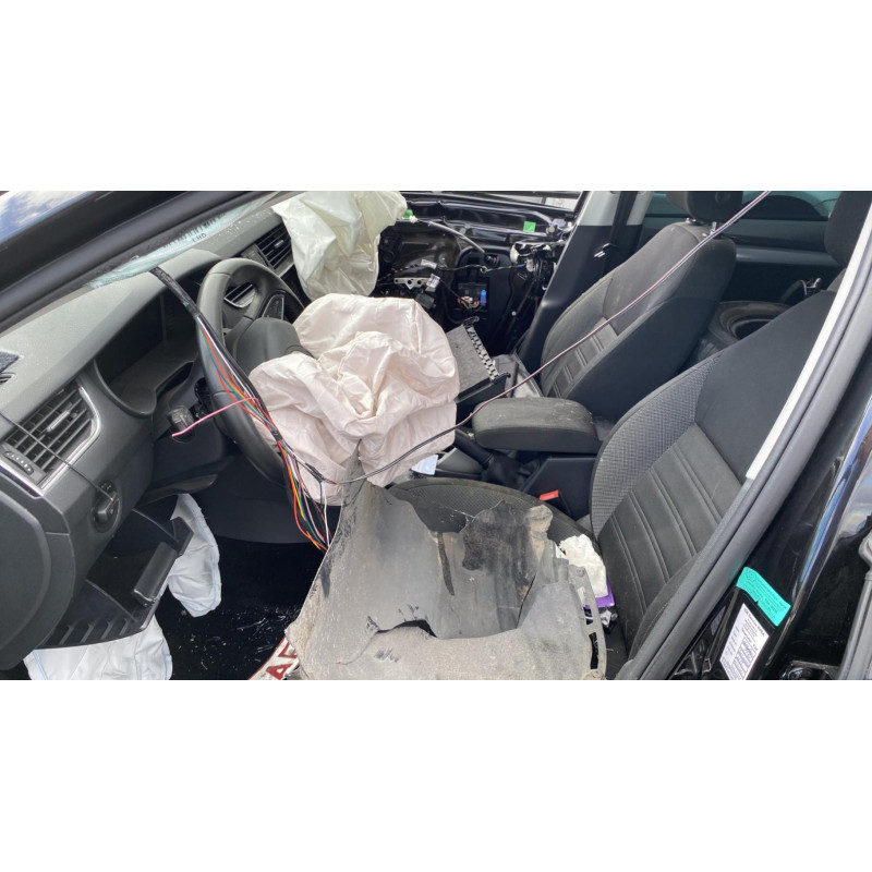 Bouton de warning SKODA OCTAVIA 4 Photo n°16
