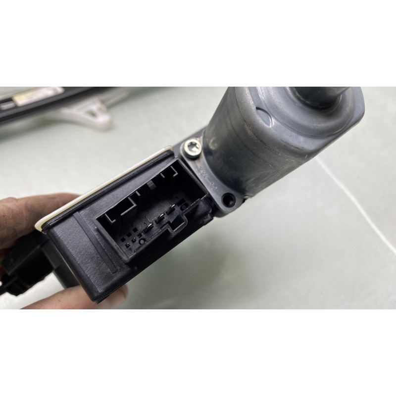 Leve vitre electrique arriere gauche SKODA OCTAVIA 4 Photo n°6