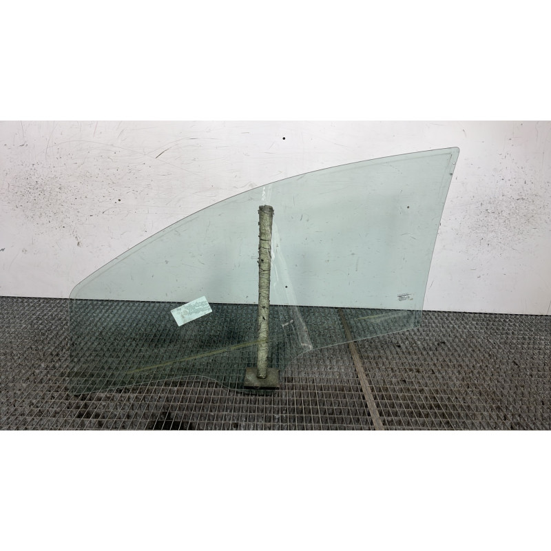 Vitre avant droit FIAT GRANDE PUNTO Photo n°4