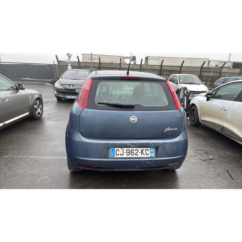 Vitre avant gauche FIAT GRANDE PUNTO Photo n°9