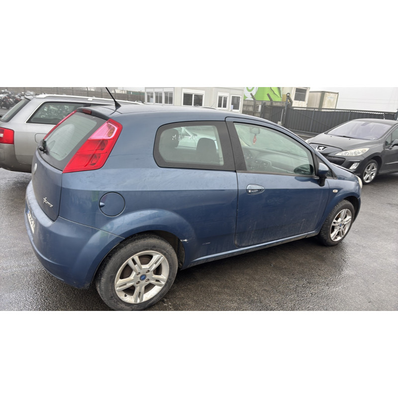 Vitre avant gauche FIAT GRANDE PUNTO Photo n°10