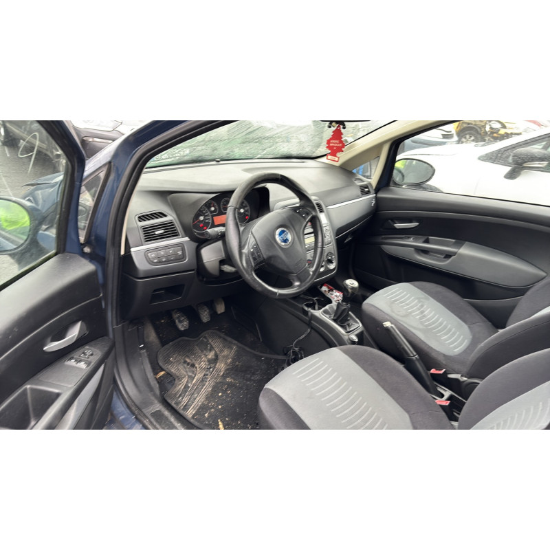 Vitre avant gauche FIAT GRANDE PUNTO Photo n°13