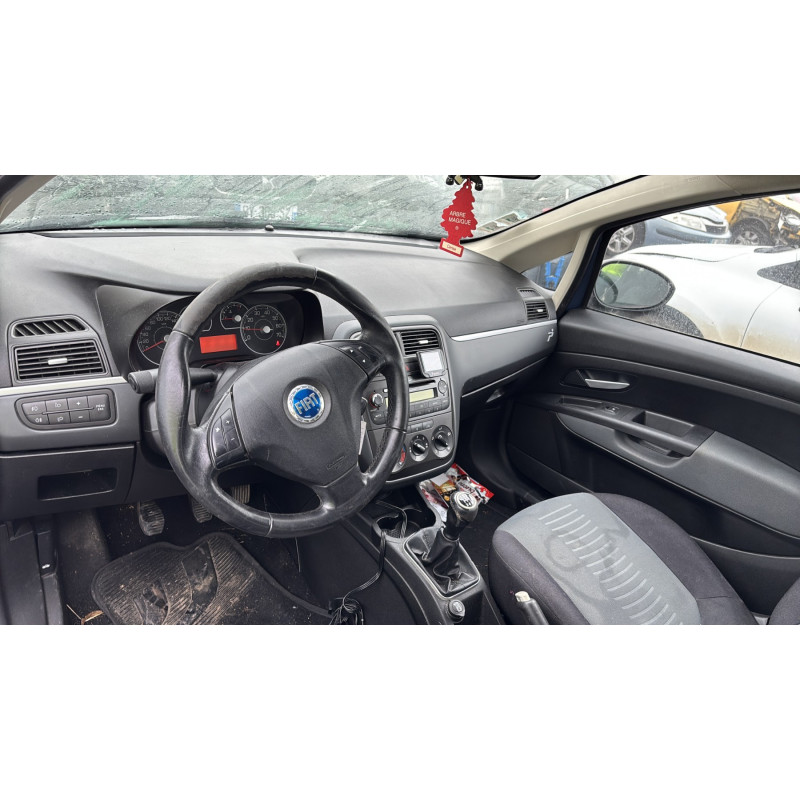 Vitre avant gauche FIAT GRANDE PUNTO Photo n°14
