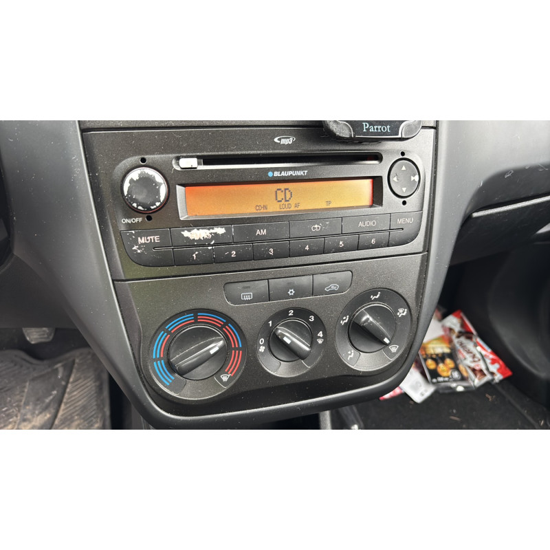 Vitre avant gauche FIAT GRANDE PUNTO Photo n°18