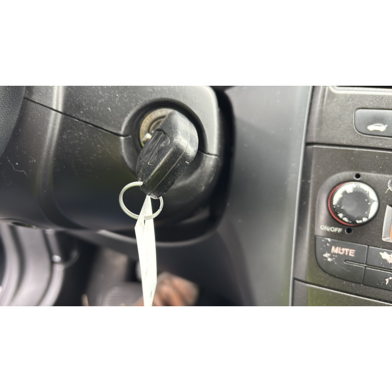 Vitre avant gauche FIAT GRANDE PUNTO Photo n°20