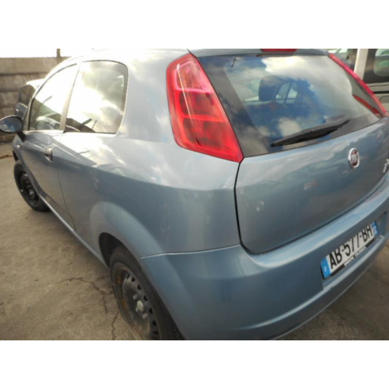 Vitre avant gauche FIAT GRANDE PUNTO Photo n°10