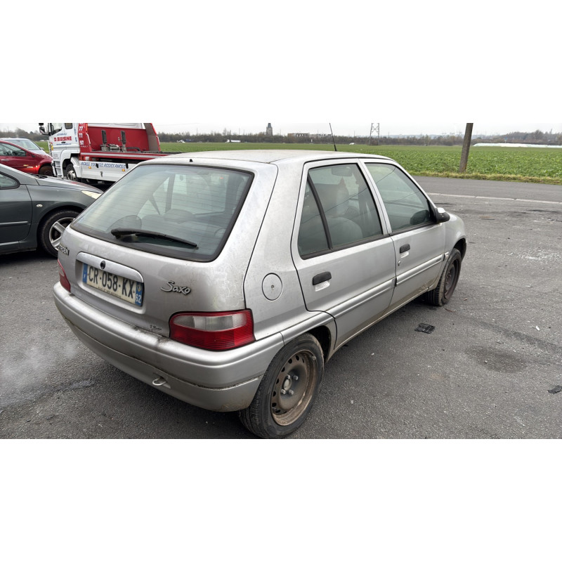 Pare choc arriere CITROEN SAXO Photo n°9
