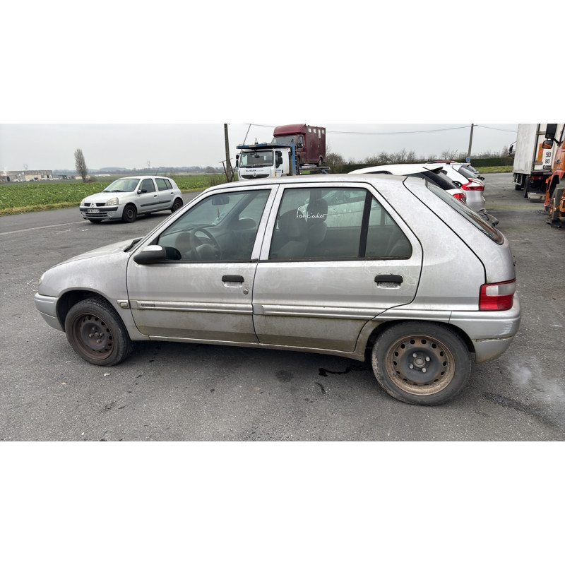 Pare choc arriere CITROEN SAXO Photo n°12