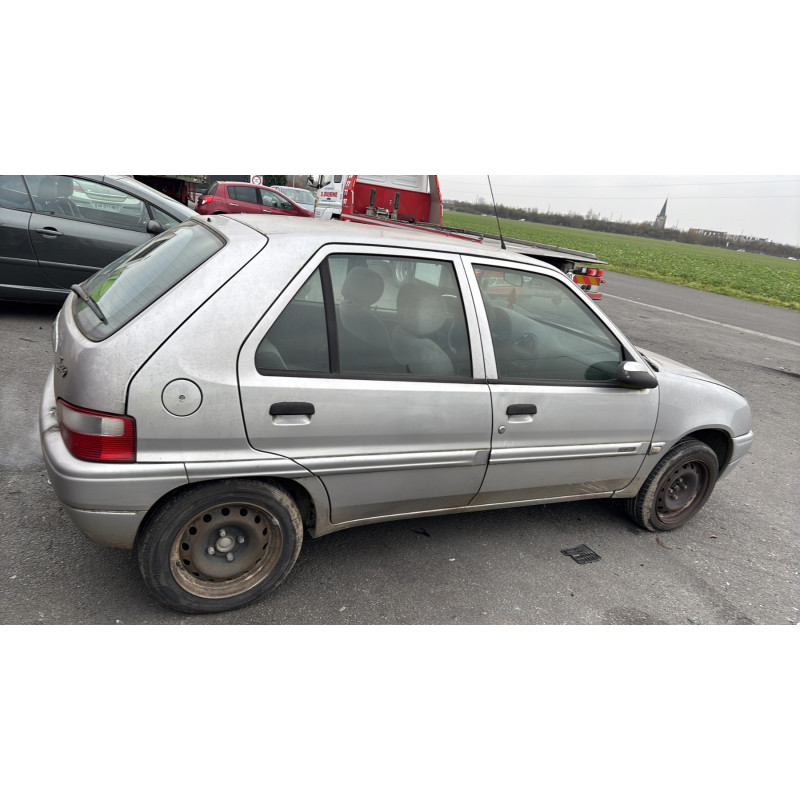 Pare choc arriere CITROEN SAXO Photo n°13