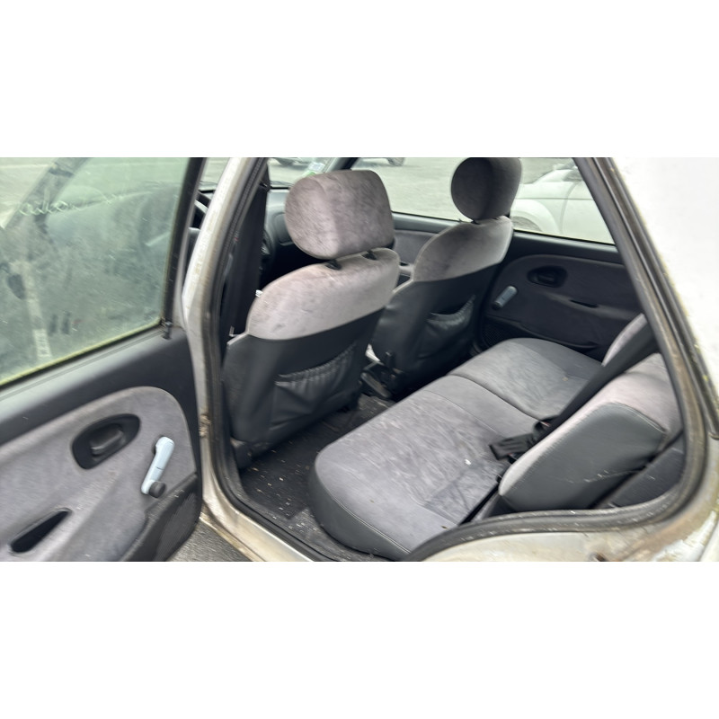 Pare choc arriere CITROEN SAXO Photo n°16