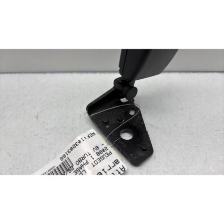 Attache ceinture arriere gauche PEUGEOT 2008 1