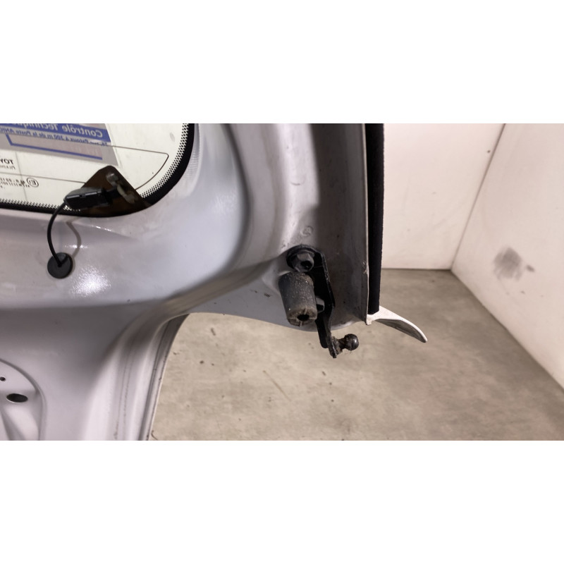 Malle/Hayon arriere TOYOTA YARIS 1 Photo n°8