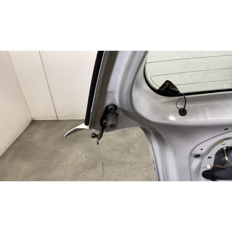 Malle/Hayon arriere TOYOTA YARIS 1 Photo n°9