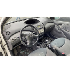 Serrure avant gauche TOYOTA YARIS 1
