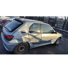 Vitre avant gauche PEUGEOT 306