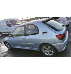 Vitre avant gauche PEUGEOT 306