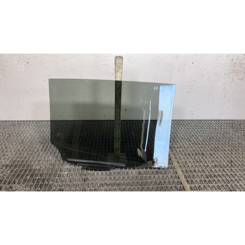 Vitre arriere gauche HYUNDAI I 10 2 Photo n°5