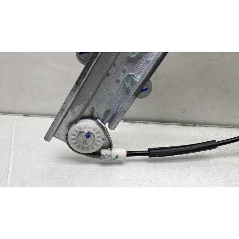 Leve vitre electrique avant gauche HYUNDAI I 10 2 Photo n°4