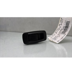 Interrupteur de leve vitre arriere droit TOYOTA COROLLA VERSO 2 Photo n°1