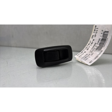 Interrupteur de leve vitre arriere droit TOYOTA COROLLA VERSO 2 Photo n°1