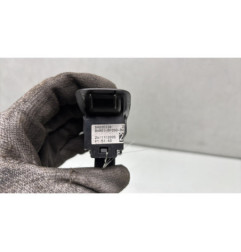 Interrupteur de leve vitre arriere droit TOYOTA COROLLA VERSO 2