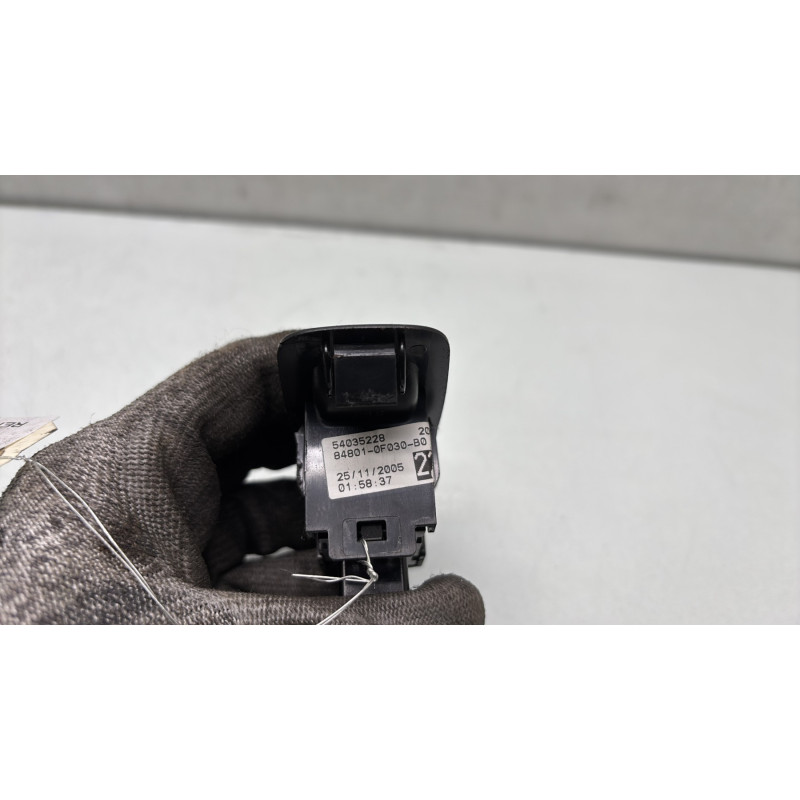 Interrupteur de leve vitre arriere gauche TOYOTA COROLLA VERSO 2 Photo n°4