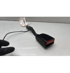 Attache ceinture avant gauche PEUGEOT 208 1