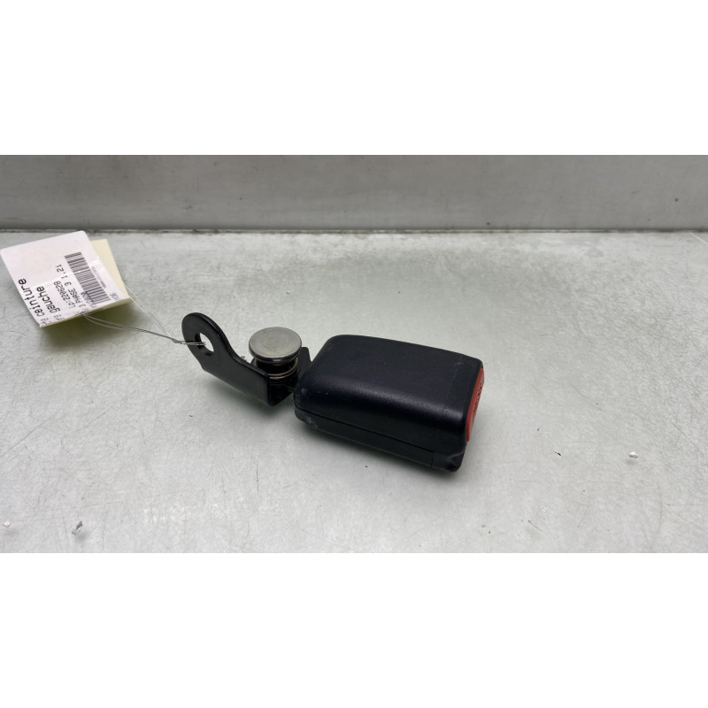 Attache ceinture arriere gauche MITSUBISHI SPACE STAR 3 Photo n°3