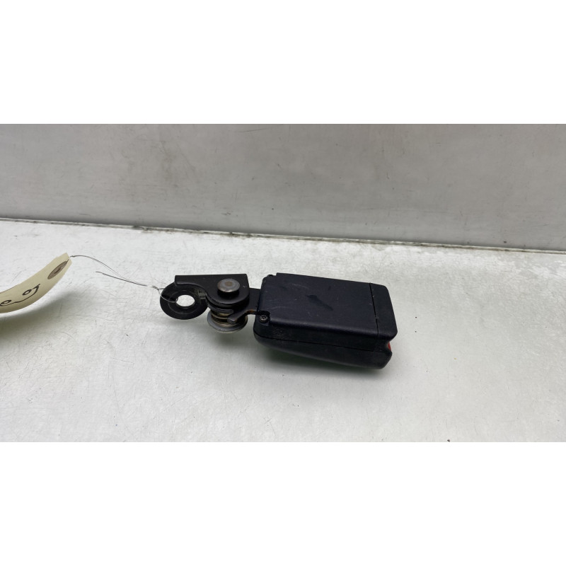 Attache ceinture arriere gauche MITSUBISHI SPACE STAR 3 Photo n°4