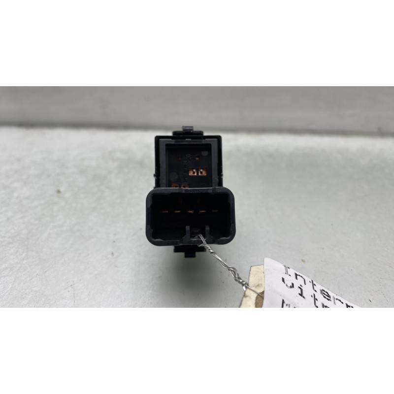 Interrupteur de leve vitre arriere droit MITSUBISHI SPACE STAR 3 Photo n°3