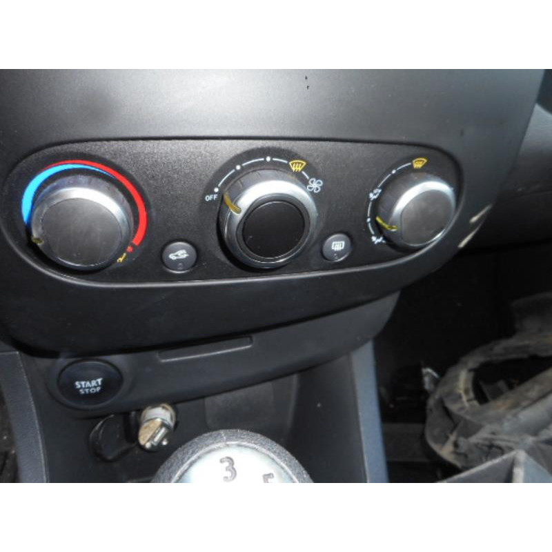 Feu arriere principal gauche (feux) RENAULT CLIO 4 Photo n°9