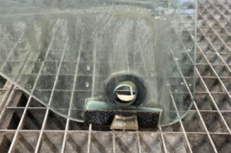 Vitre avant droit PEUGEOT 207