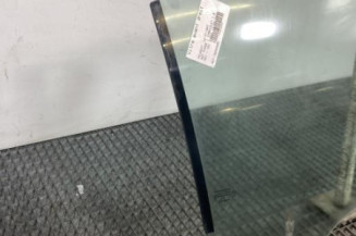 Vitre avant droit PEUGEOT 207
