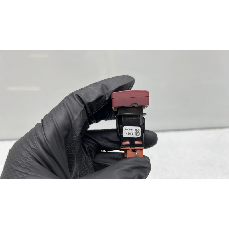Bouton de warning PEUGEOT PARTNER 2 Photo n°4