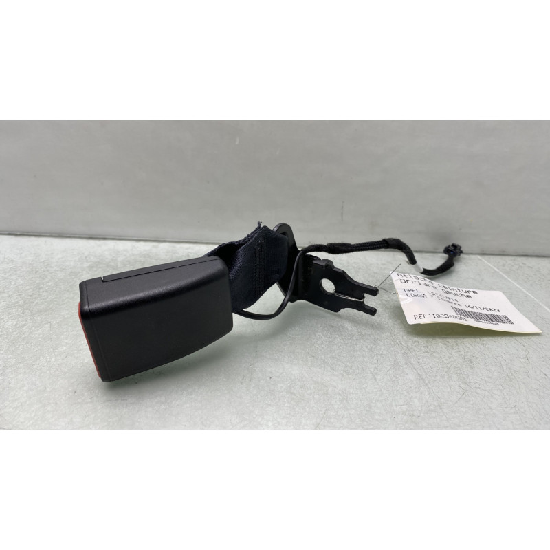 Attache ceinture arriere gauche OPEL CORSA F Photo n°1