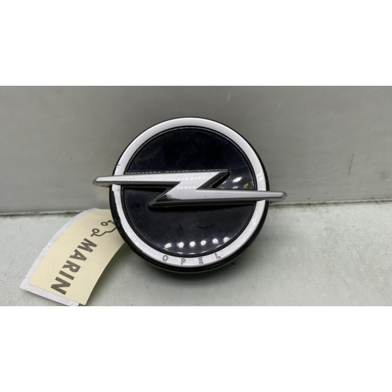 Bouton de coffre OPEL CORSA F Photo n°1