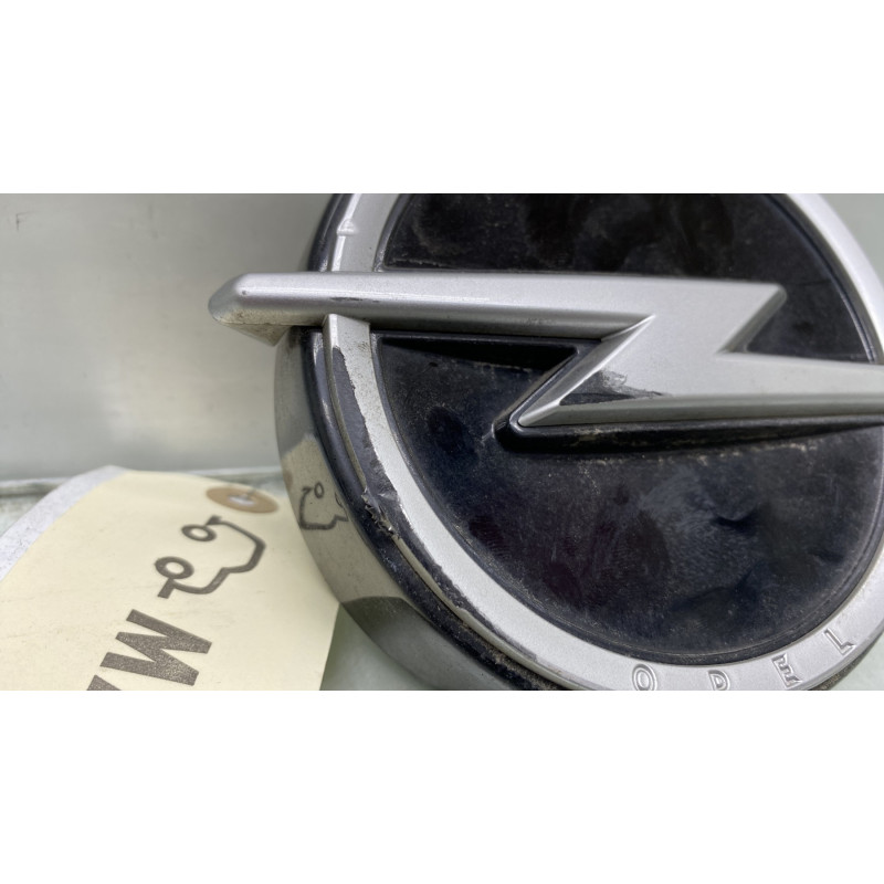 Bouton de coffre OPEL CORSA F Photo n°2