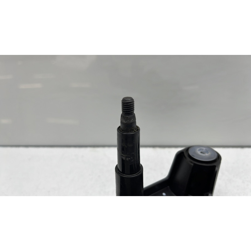 Moteur essuie glace arriere OPEL CORSA F Photo n°2