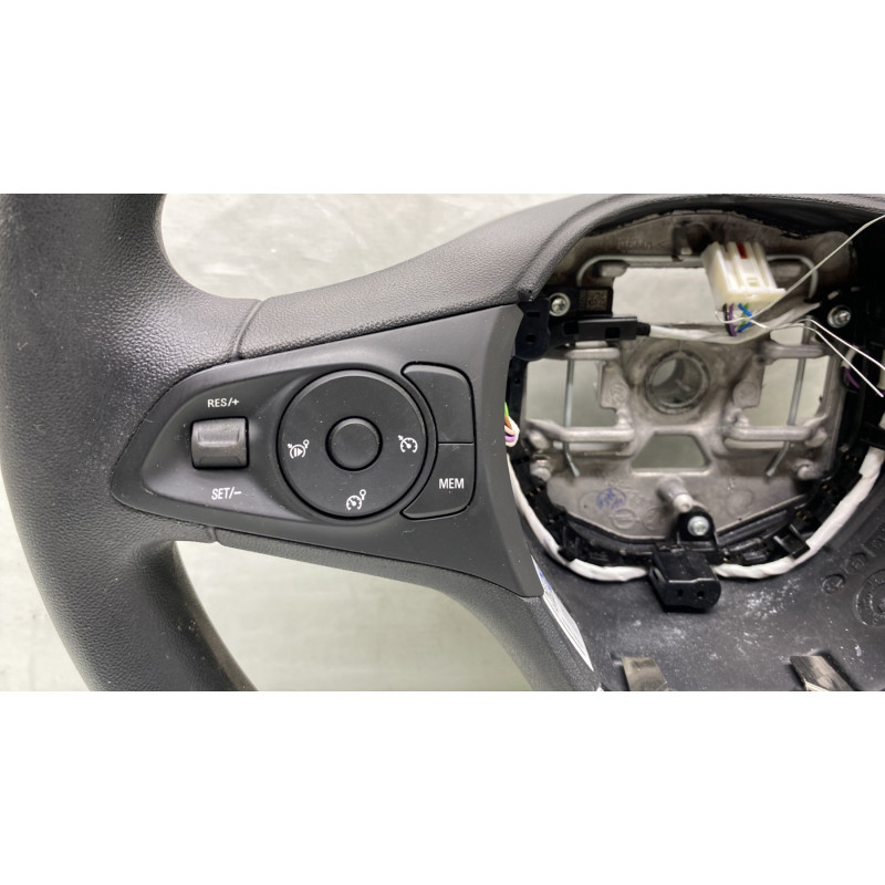 Volant OPEL CORSA F Photo n°2